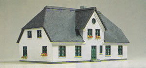 kibri 8236 huis Oost-Friesland met rieten dak